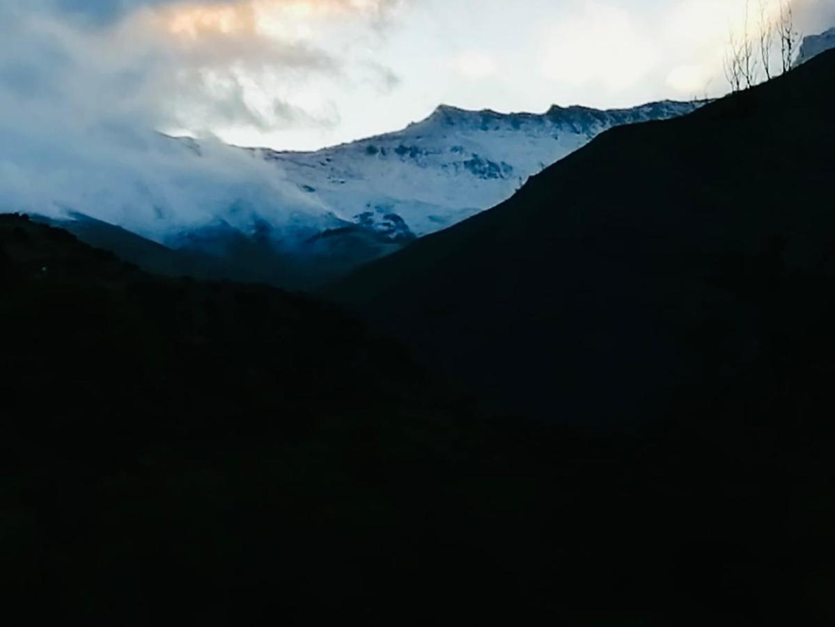 El Hogar De Mercedes Guejar Sierra Exteriör bild